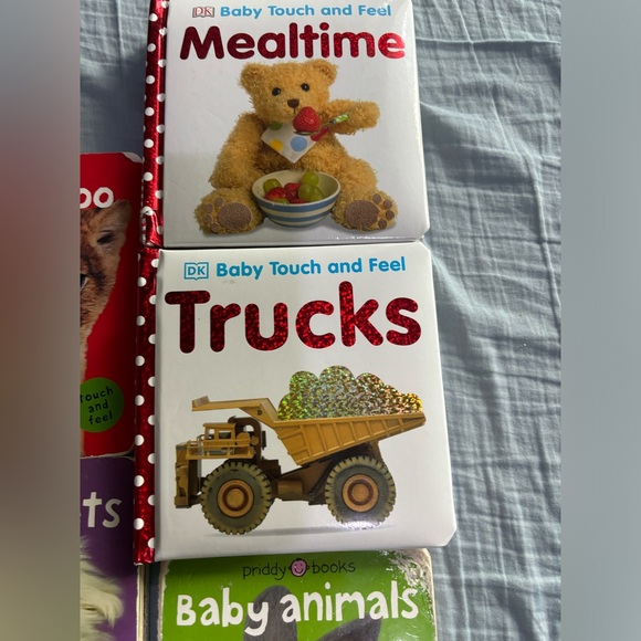Touch and learn Books/ baby books - Picture 3 of 3